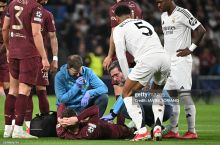 "Манчестер Сити" ҳимоячиси кулгили тарзда жароҳат олди