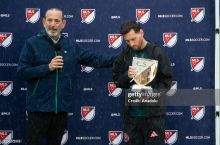 Месси навбатдаги совринига эга чиқди