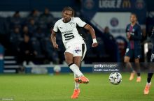 "Реал" "Ренн"нинг 20 ёшли марказий ҳимоячиси Жакени кузатиб бормоқда. У Лига 1 мавсумида 15 та ўйин ўтказди