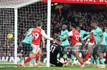 АПЛ. "Арсенал" иккита автогол туфайли ўз уйида "Вулверхэмптон"ни мағлуб этди