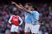 "Манчестер Сити" ҳимоячиси "Вест Хэм"га ўтишни истамади