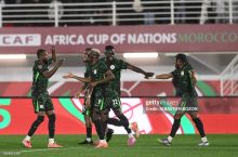 Нигерия термаси футболчилари мукофот пулларини олмаса, Жазоирга қарши ўйинга бормаслик билан таҳдид қилмоқда