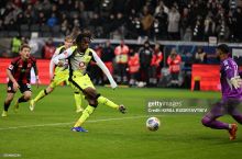 Бундеслига. Франкфуртда "отишма": "Айнтрахт" - "Боруссия" Д учрашувида 6 та гол урилди