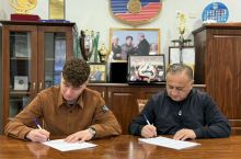 Расман. Шаҳбоз Умаров "Бунёдкор" футболчиси