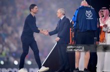 Хабиб Нурмагомедов Алонсо ҳақида: "Бир йил олдин уни ялиниб-ёлвориб чақиришганди, энди эса ишдан хайдашди. Ҳаммаси талтайиб кетган болалар туфайли"