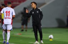 "Шаржа" бош мураббийи: "Мен ҳалолман, демак, ҳамма ҳалол бўлиши керак. Ҳаёт шундай эканлигига ишонаман"