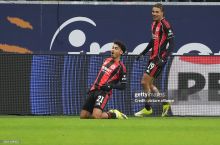 "Барселона" ва "Манчестер Сити" германиялик ҳимоячи учун курашмоқда