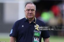 Адвокат Кюрасао терма жамоаси бош мураббийи лавозимини тарк этди