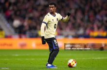 "Интер" ва МЮ "Барселона" ҳимоячиси учун курашади