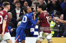 АПЛ. "Челси" ва "Вест Хэм" футболчилар ўртасидаги оммавий муштлашув сабаб йирик миқдорда жаримага тортилди