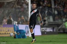 Коутиньо олдида икки йўл бор