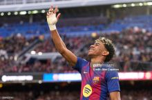 Ямал фаолиятидаги илк хет-трикини қайд этди. У Ла Лига ўйинида учта гол урган "Барса" тарихидаги энг ёш футболчи