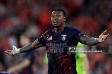 Моуринью Винисиус билан либос алмашган "Бенфика" ҳимоячисини таркибдан четлатди