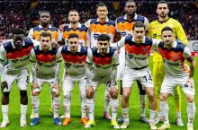 Туркия Суперлигаси. Ўн киши бўлиб қолган “Истанбул Башакшехир” меҳмонда “Галатасарой”га йирик ҳисобда мағлуб бўлди, Шомуродов 70 дақиқа ўйнади